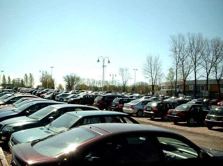 Read more about the article Best Parking Near Krakow Airport: Is Darko Parking the Best Option?