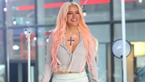 Read more about the article Karol G Net Worth 2026: Salary, Income, Cars, Houses & How She Makes Millions