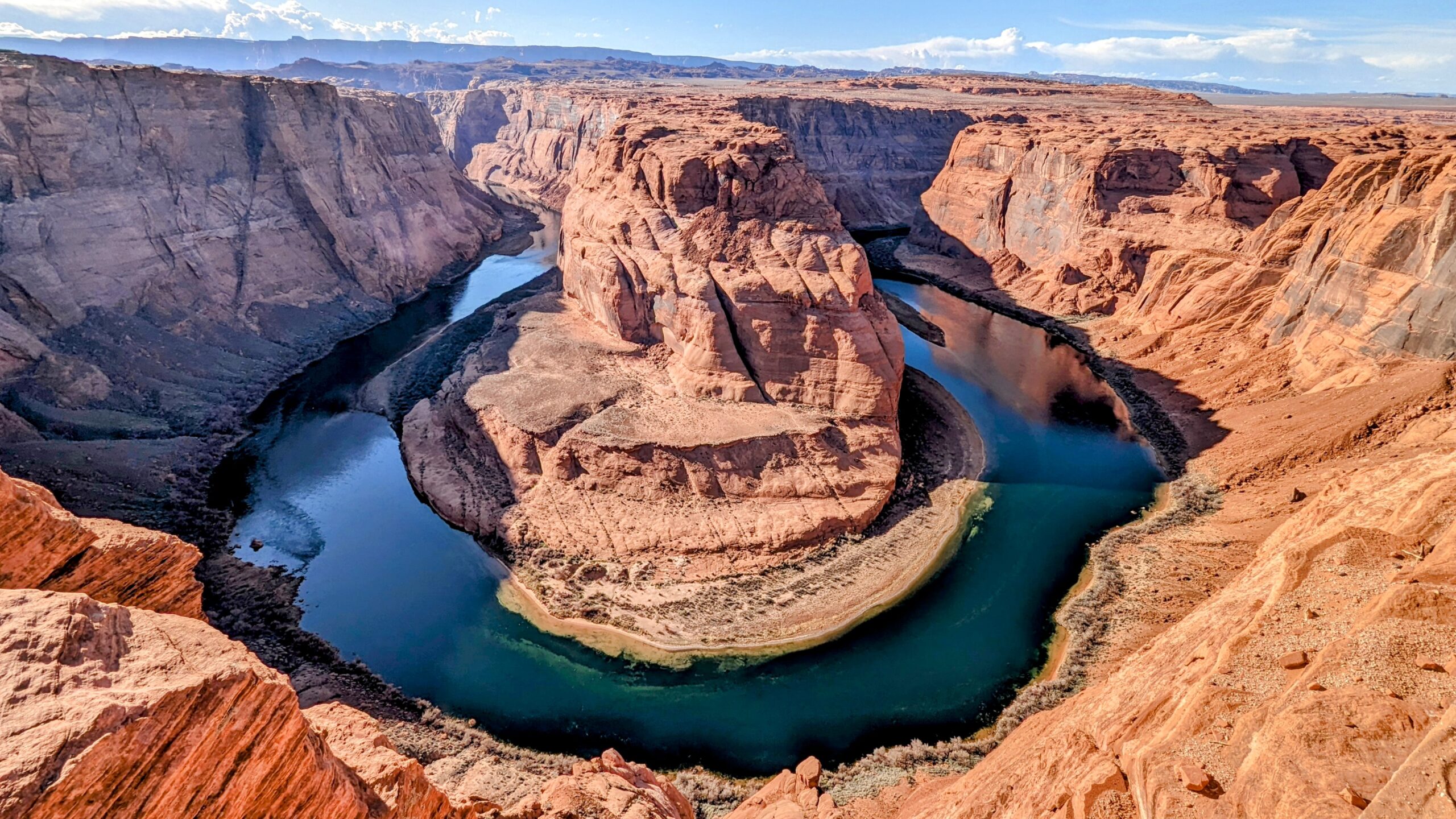 Read more about the article Life in the Colorado River: Wildlife, Communities, and the Future of a Vital Waterway